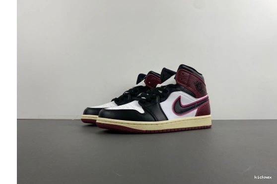 Air Jordan High  Black Red OG FQ7818-101  1 FQ7818-101 0501